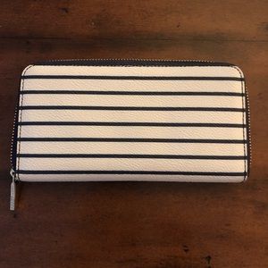 Tory Burch Bags - Tory Burch Wallet Tory Burch Bags - Tory Burch Wallet